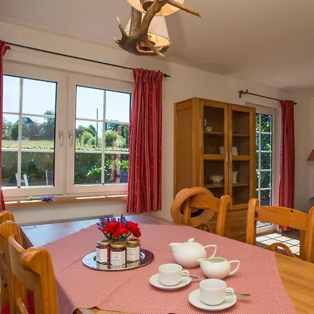Ferienhaus Waldhaus Dom wakacyjny *